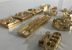 Khuon ep noi logo xe oto 01